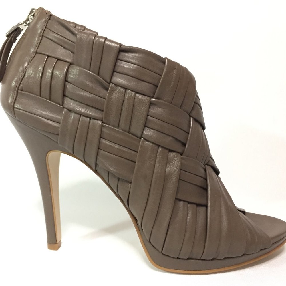 Boutique 9 - Sexy Open Toe Leather Strapped 4" Heels Zip Back, Taupe 8M